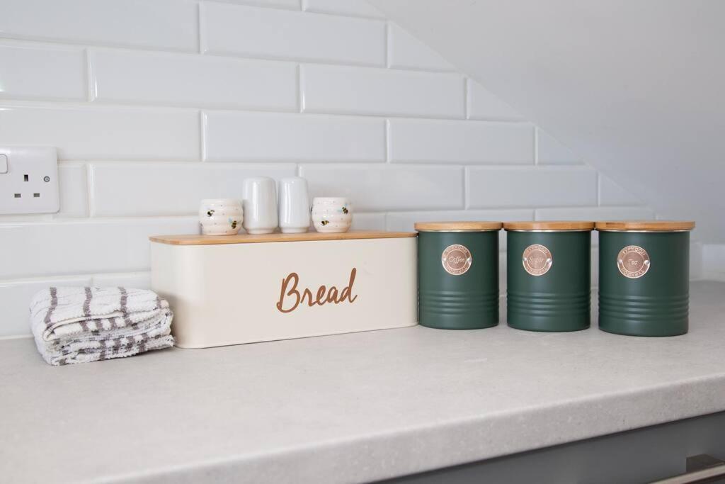 Unit 4 Tranquil Harbourside Retreat- Central Location 코브 외부 사진
